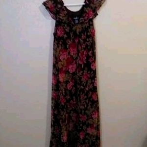 Maxi dress. Never worn but no tags